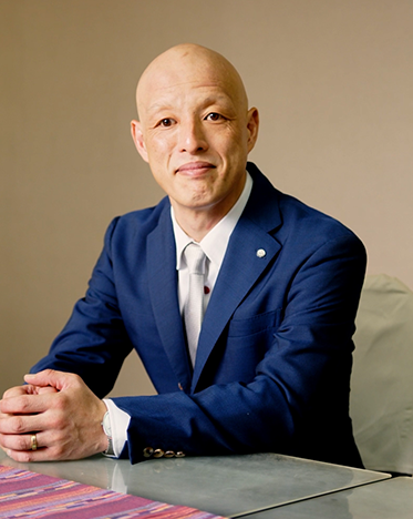 企業力の向上を目指して邁進してまいります。